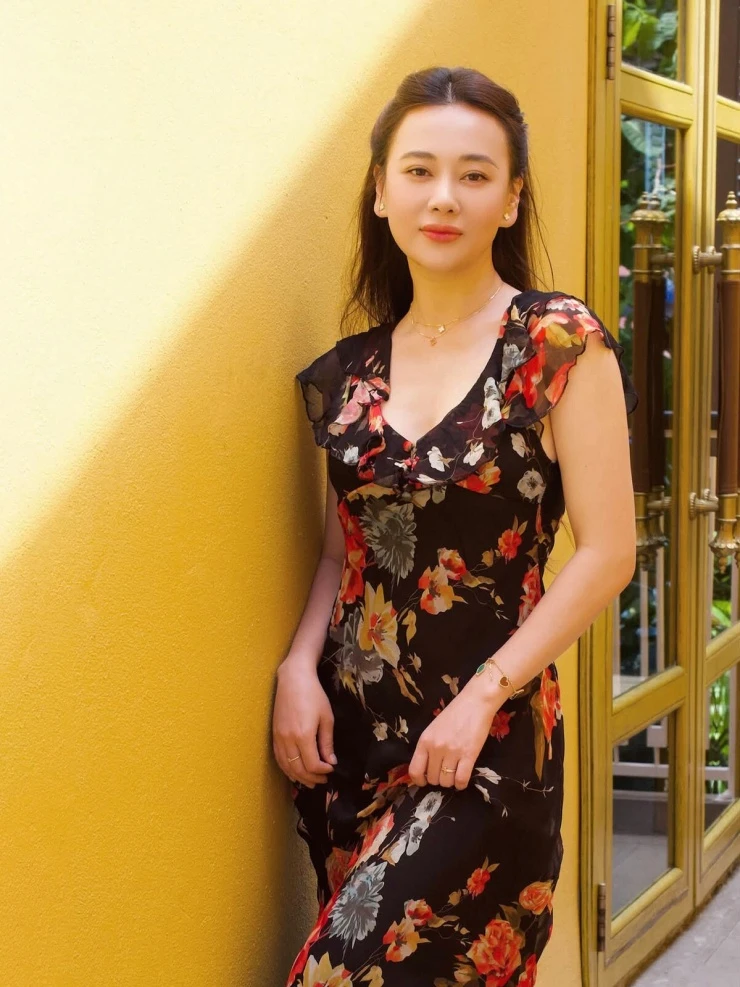Ảnh sao 25/7: Phương Oanh trẹo lưng vì bế con Ảnh sao 25/7: Phương Oanh trẹo lưng vì bế con