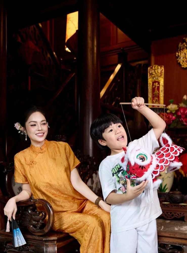 Ảnh sao 26/9: Diễn viên Kim Ngọc bán bánh mì mưu sinh ở Mỹ Ảnh sao 26/9: Diễn viên Kim Ngọc bán bánh mì mưu sinh ở Mỹ