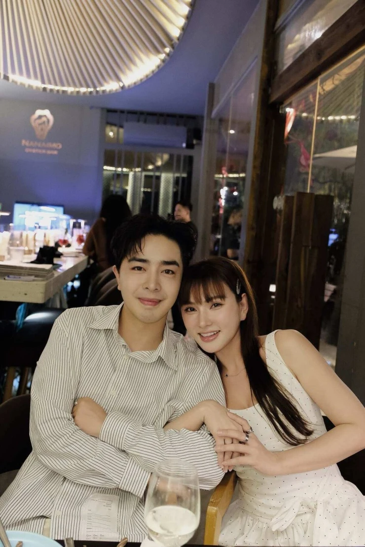 Ảnh sao 28/6: Lê Giang cưng nựng con gái của Lê Lộc