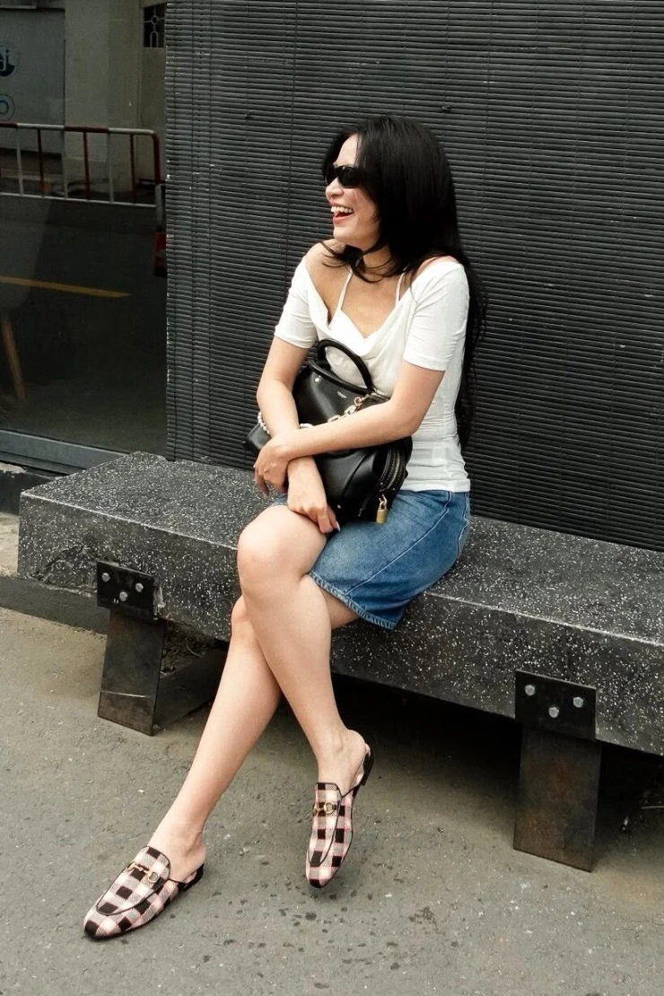 Ảnh sao 28/6: Lê Giang cưng nựng con gái của Lê Lộc
