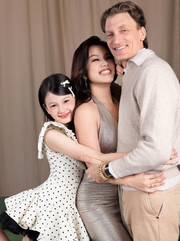 Ảnh sao 28/7: Tăng Thanh Hà mặc đồ bơi khoe dáng gái 3 con