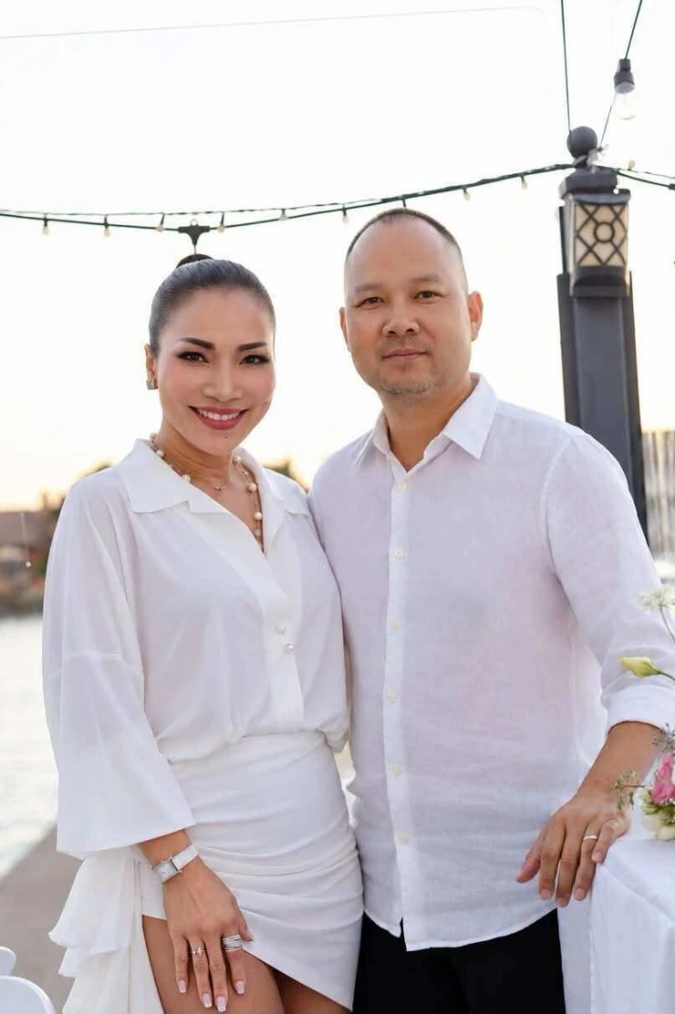 Ảnh sao 28/9: Hoàng Oanh trân trọng giây phút thảnh thơi bên con Ảnh sao 28/9: Hoàng Oanh trân trọng giây phút thảnh thơi bên con