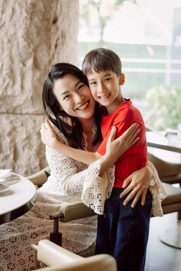 Ảnh sao 28/9: Hoàng Oanh trân trọng giây phút thảnh thơi bên con Ảnh sao 28/9: Hoàng Oanh trân trọng giây phút thảnh thơi bên con