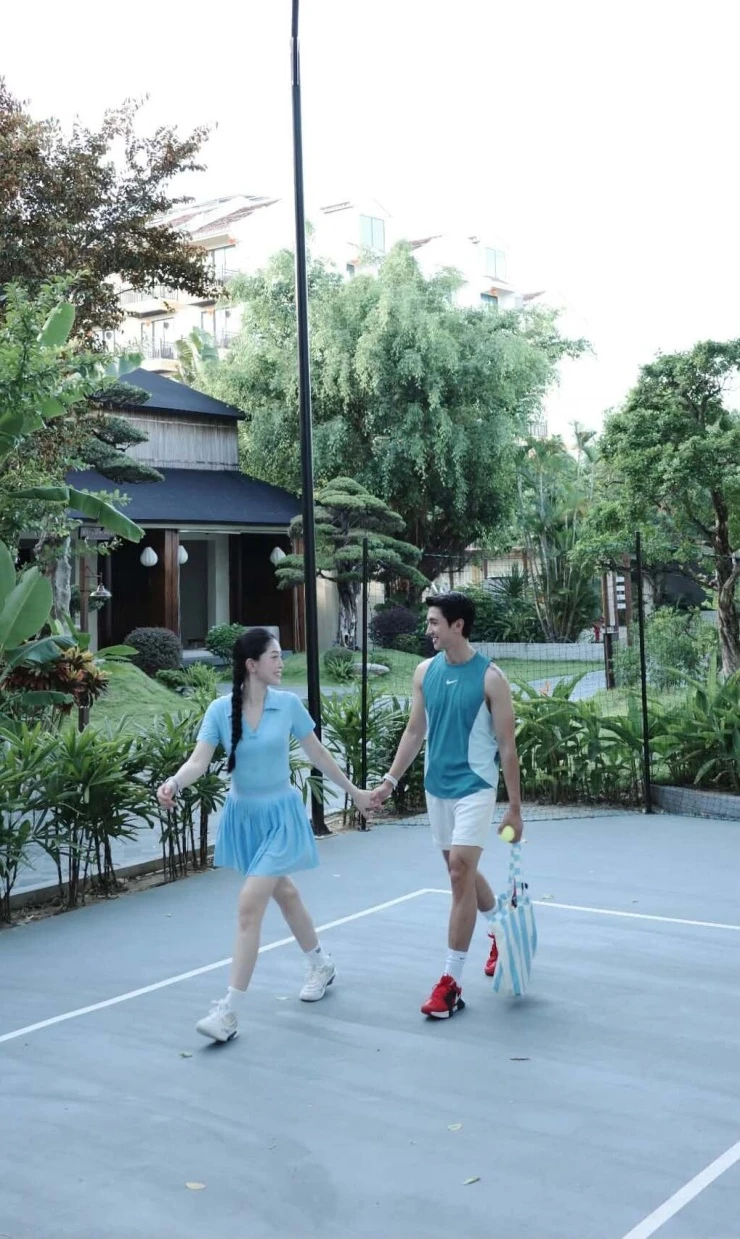 Ảnh sao 3/7: Mỹ Tâm gây thương nhớ với áo dài trắng