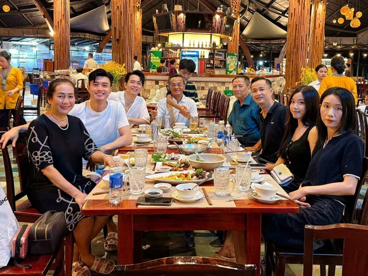 Ảnh sao 3/9: Hoa hậu Mai Phương Thúy mong có người yêu Ảnh sao 3/9: Hoa hậu Mai Phương Thúy mong có người yêu
