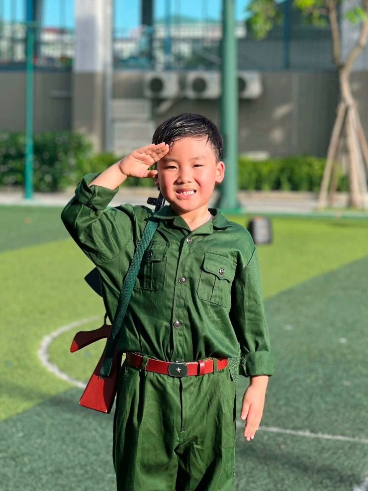 Ảnh sao 3/9: Hoa hậu Mai Phương Thúy mong có người yêu Ảnh sao 3/9: Hoa hậu Mai Phương Thúy mong có người yêu
