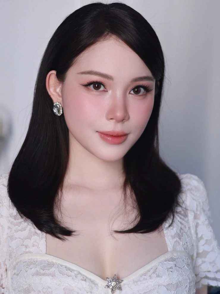 Ảnh sao 30/3: Bố con Johnathan Hạnh Nguyễn cười híp mắt bên nhau Ảnh sao 30/3: Bố con Johnathan Hạnh Nguyễn cười híp mắt bên nhau
