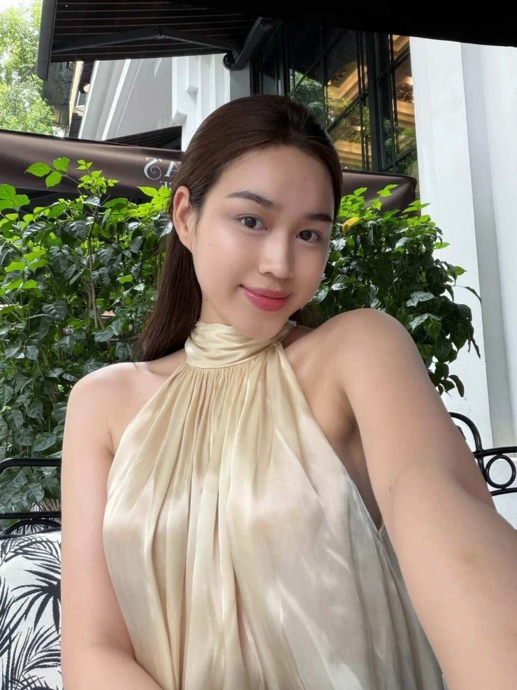 Ảnh sao 30/6: Bảo Thy khoe dáng sexy sau giảm 6 kg