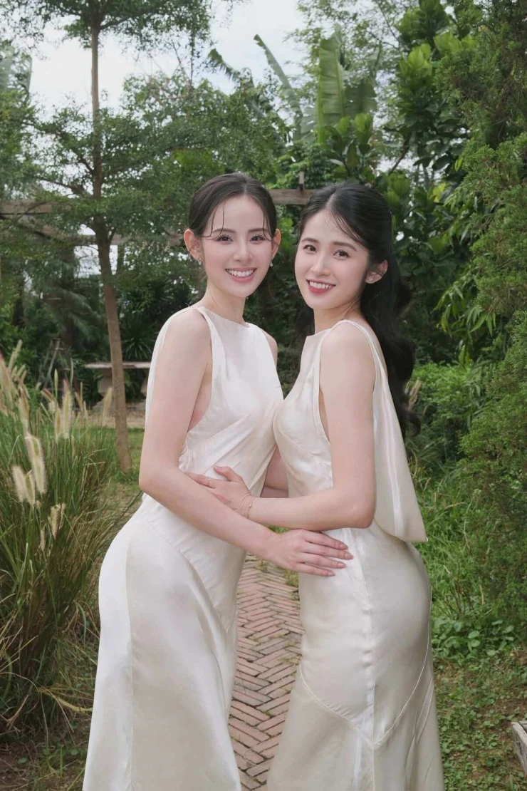 Ảnh sao 30/7: Con trai Khánh Thi - Phan Hiển cao nhỉnh hơn bố mẹ
