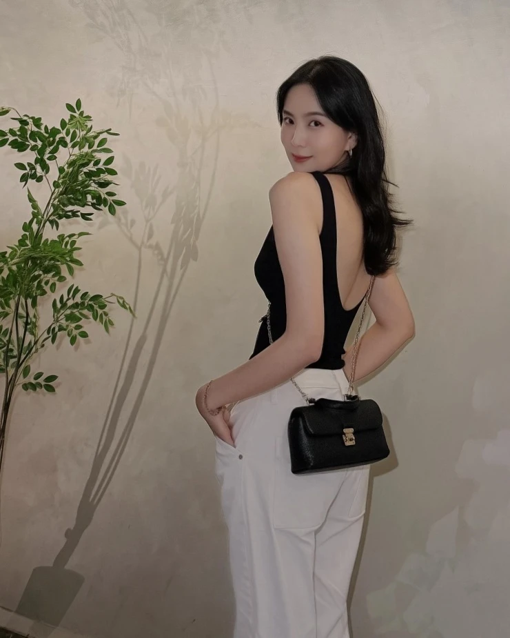 Ảnh sao 31/5: Vợ chồng Thúy Hạnh mừng con gái Suti tốt nghiệp cấp 3