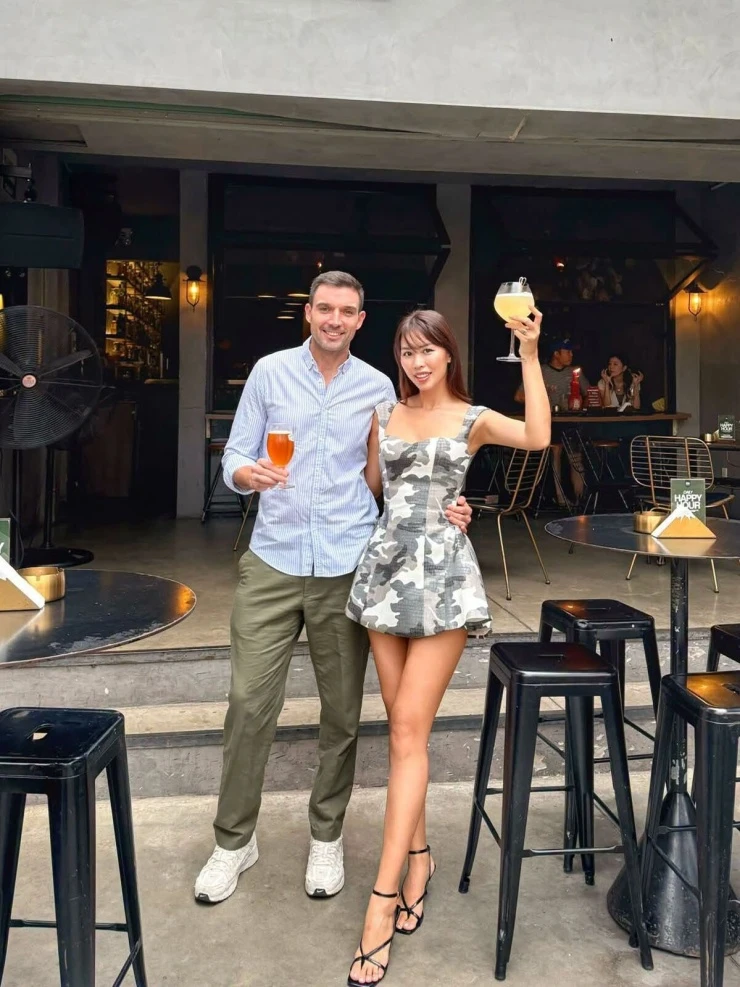 Ảnh sao 31/8: Subeo nhà Cường Đôla quấn quýt các em Ảnh sao 31/8: Subeo nhà Cường Đôla quấn quýt các em