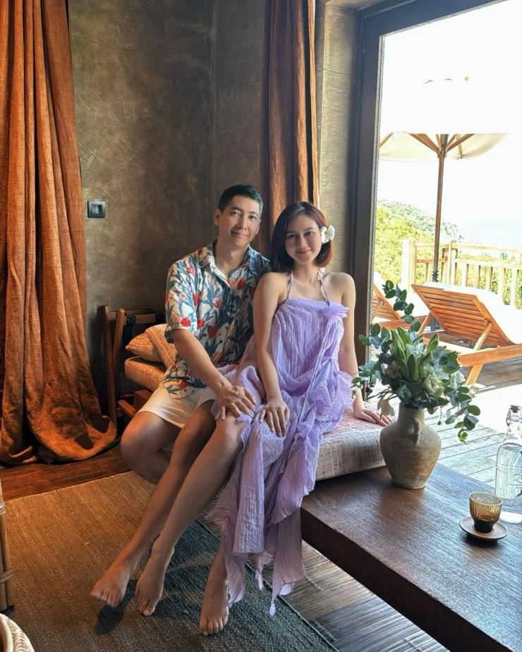 Ảnh sao 5/4: Vân Trang lần đầu đưa cặp sinh đôi 4 tuổi về nhà ông bà ngoại Ảnh sao 5/4: Vân Trang lần đầu đưa cặp sinh đôi 4 tuổi về nhà ông bà ngoại