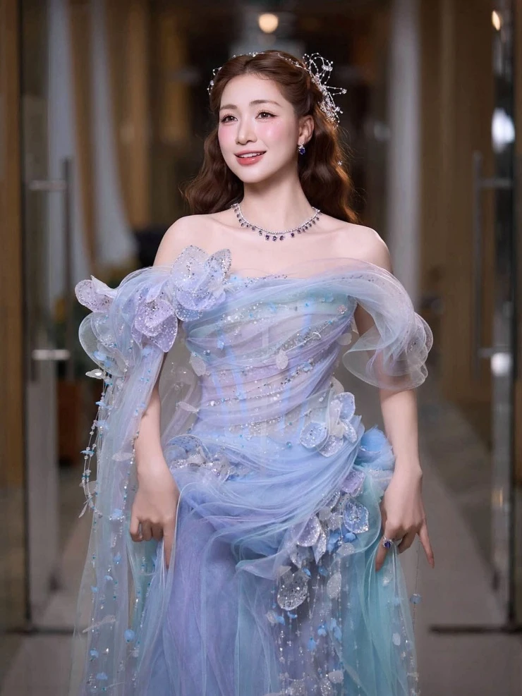 Ảnh sao 6/10: Công chúa hàng hiệu Tiên Nguyễn quẩy cùng em dâu tương lai Ảnh sao 6/10: Công chúa hàng hiệu Tiên Nguyễn quẩy cùng em dâu tương lai