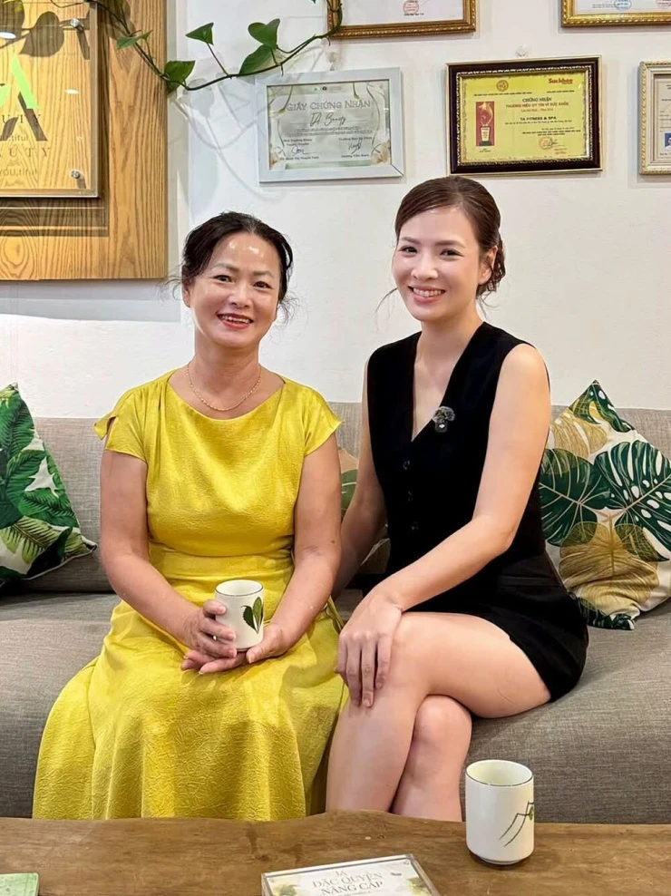 Ảnh sao 6/10: Công chúa hàng hiệu Tiên Nguyễn quẩy cùng em dâu tương lai Ảnh sao 6/10: Công chúa hàng hiệu Tiên Nguyễn quẩy cùng em dâu tương lai