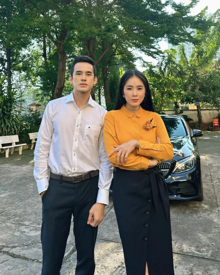 Ảnh sao 9/5: Con trai Ưng Hoàng Phúc cao hơn bố gần một cái đầu