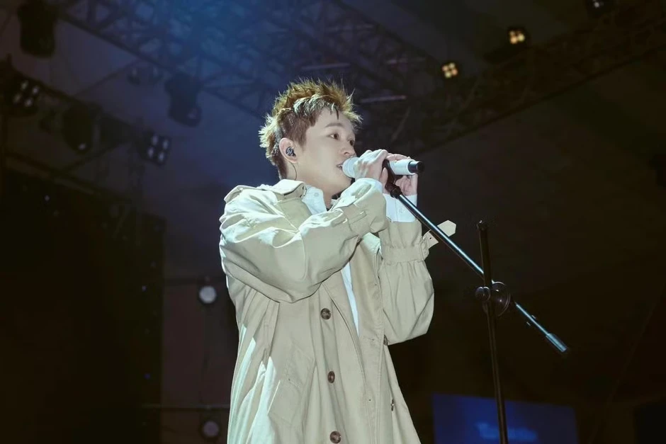 B Ray xin lỗi sau khi có lời rap khiếm nhã về cụm từ “em xinh” trên livestream