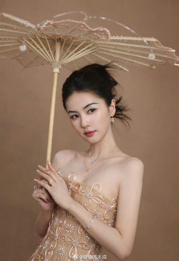 Bạch Lộc bác tin đang hẹn hò hồng hài nhi Chu Dực Nhiên