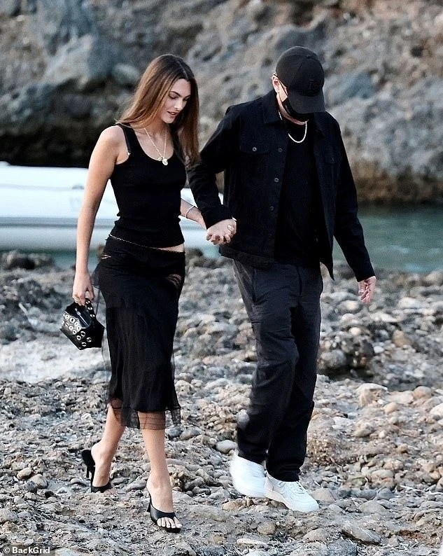 Bạn gái Leo DiCaprio tình duyên, sự nghiệp thăng hoa