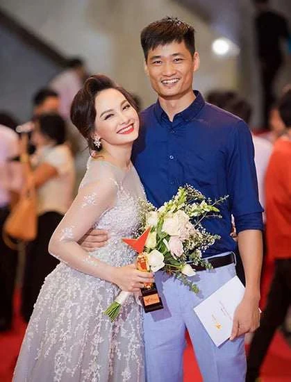Bảo Thanh đăng ảnh cưới sau 7 năm Về nhà đi con, nhắn nhủ Thư xính lao gây xúc động