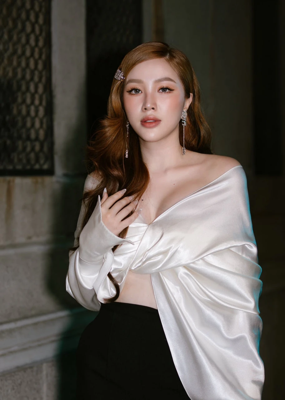 Bảo Thy tổn thương vì bị chê hết thời, bỏ ngang cả album