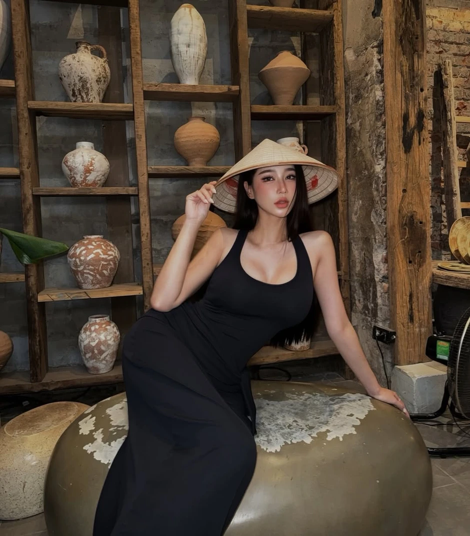 Bất ngờ check-in ở Nhà Thờ Lớn Hà Nội, hot girl khiến CĐM thích thú Bất ngờ check-in ở Nhà Thờ Lớn Hà Nội, hot girl khiến CĐM thích thú