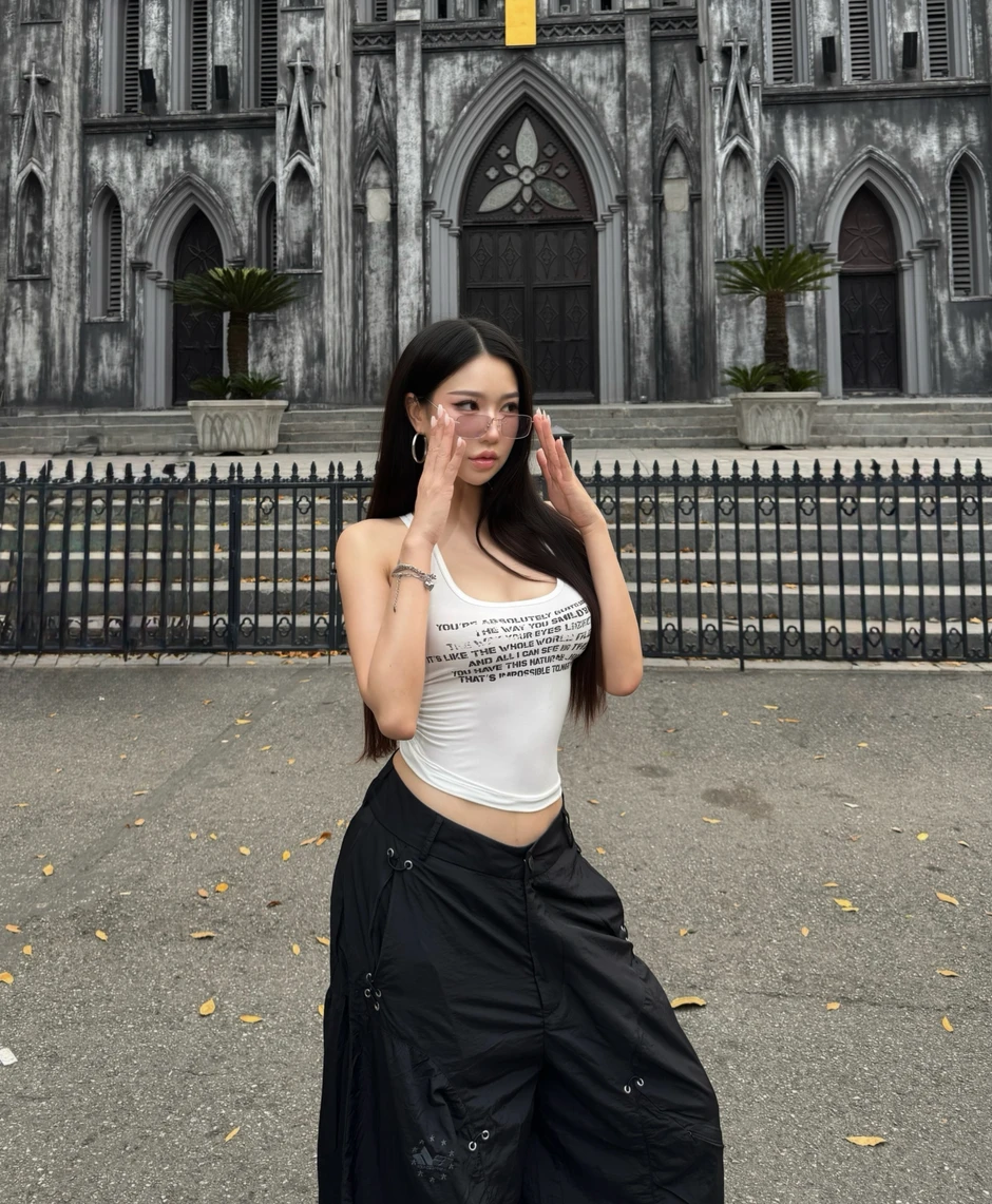 Bất ngờ check-in ở Nhà Thờ Lớn Hà Nội, hot girl khiến CĐM thích thú Bất ngờ check-in ở Nhà Thờ Lớn Hà Nội, hot girl khiến CĐM thích thú