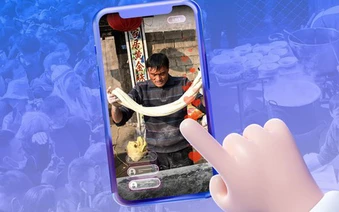 Bất ngờ nổi tiếng trên mạng, một người bán mì bị đẩy đến bờ vực sụp đổ