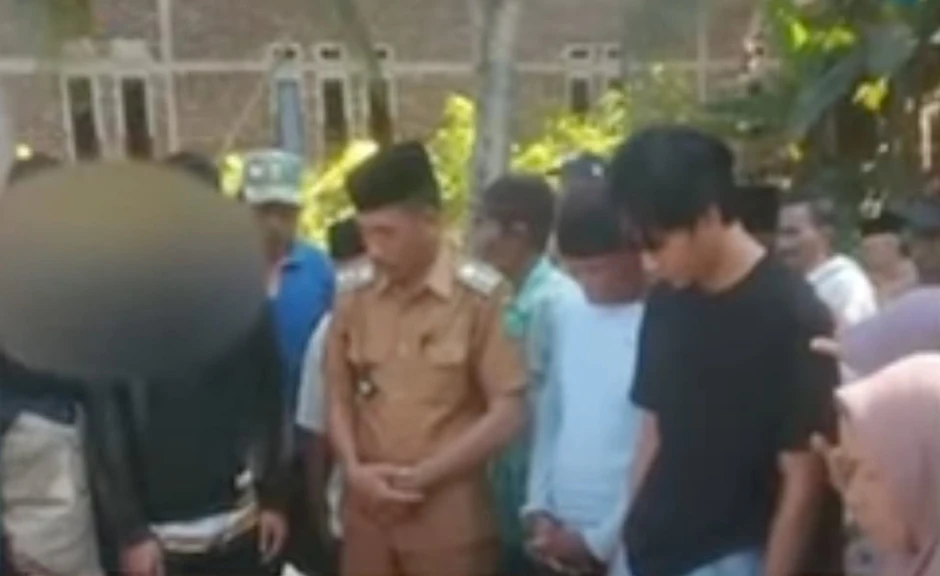 Bắt quả tang vợ ngoại tình với người đàn ông khác trong nhà trọ, chồng có cách xử lý không thể tin nổi