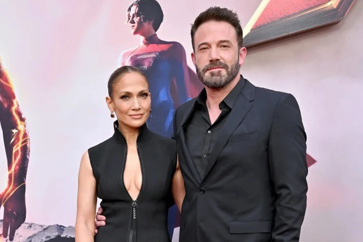 Ben Affleck suýt được mai mối với Shakira Ben Affleck suýt được mai mối với Shakira