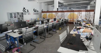 Bên trong hang ổ khổng lồ nơi 10.000 "công nhân" đã lừa đảo người dân toàn cầu: Kịch bản, thẻ SIM vương vãi khắp 29 tòa nhà