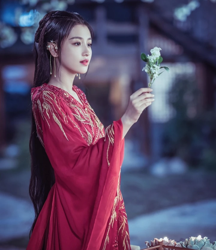 Bi kịch mỹ nhân lấy con trai bà trùm showbiz: 6 năm chưa một lần có đám cưới