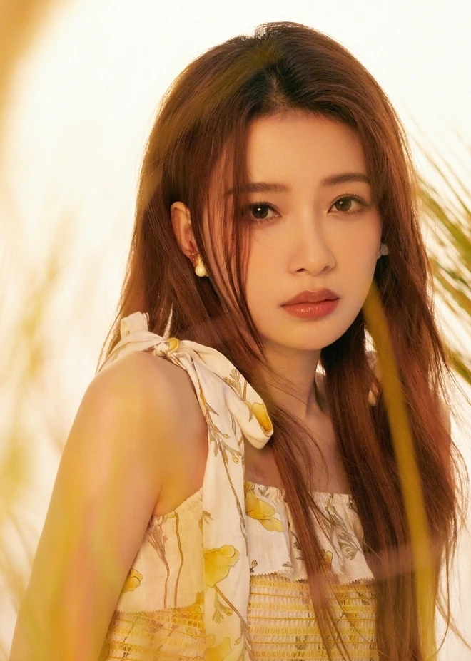 Bi kịch mỹ nhân lấy con trai bà trùm showbiz: 6 năm chưa một lần có đám cưới
