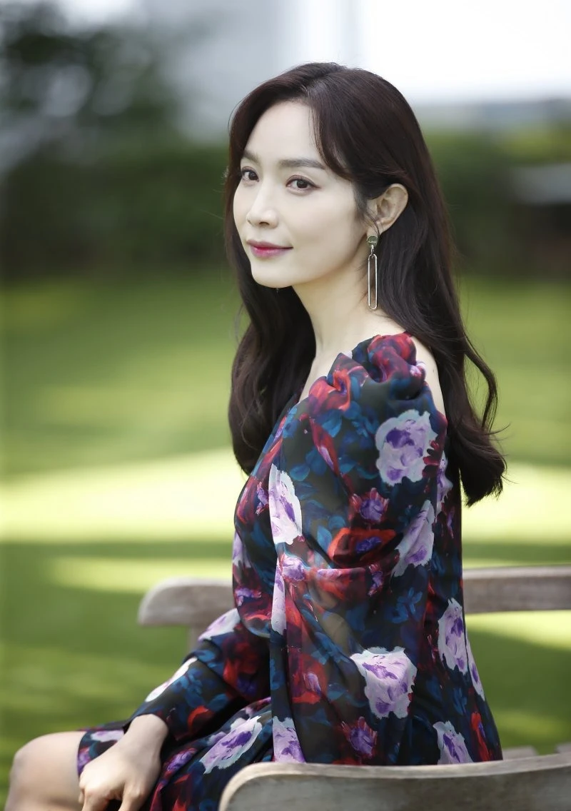 Bi kịch nữ diễn viên ly hôn sau 12 ngày cưới vì bị chồng đánh sảy thai, nhìn thương tích mà nhói lòng