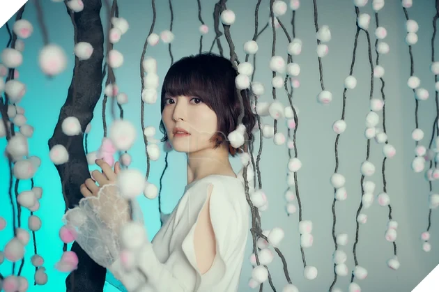 Bí mật kinh điển của "Nữ hoàng Seiyuu" Kana Hanazawa: Tự tay xé và ăn luôn kịch bản để giành vai diễn huyền thoại