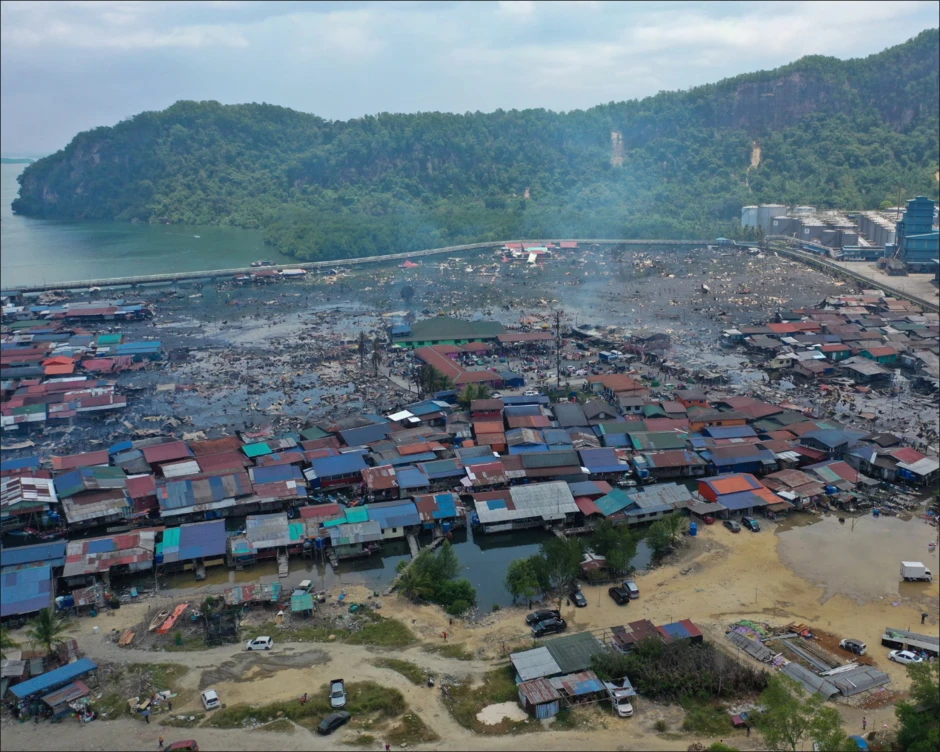 Biển lửa nuốt chửng 1.000 ngôi nhà trong đêm, cả làng bỗng chốc thành tro bụi! Biển lửa nuốt chửng 1.000 ngôi nhà trong đêm, cả làng bỗng chốc thành tro bụi!
