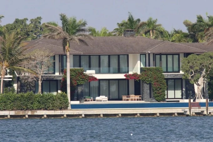 Biệt thự của Anna Kournikova và Enrique trên đảo tỷ phú