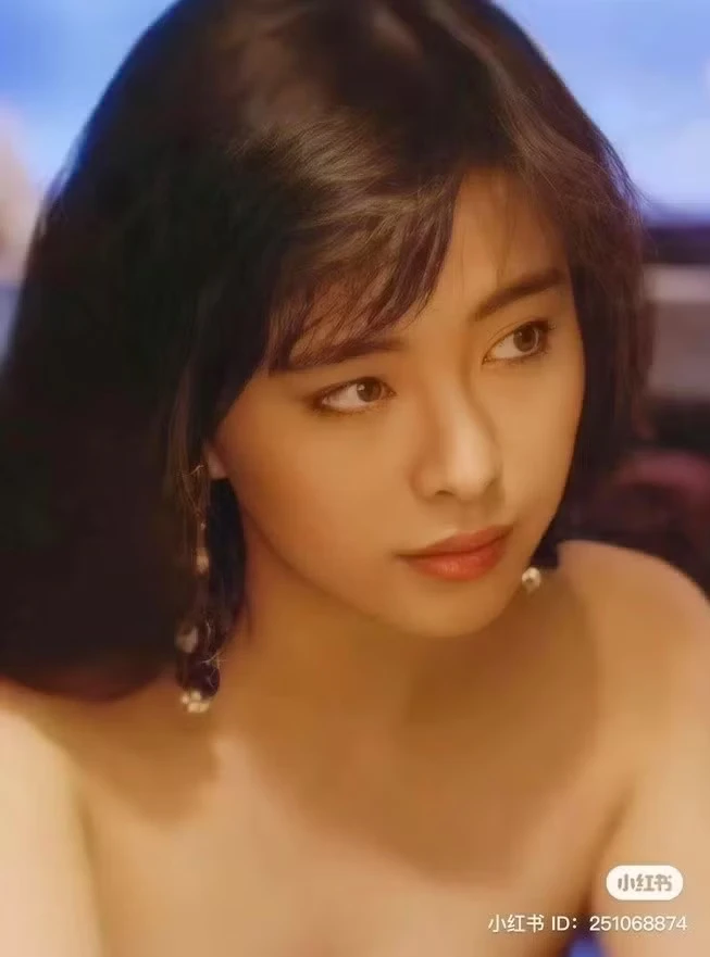 Biểu tượng nhan sắc bất ngờ trả lời phỏng vấn sau 22 năm rời showbiz