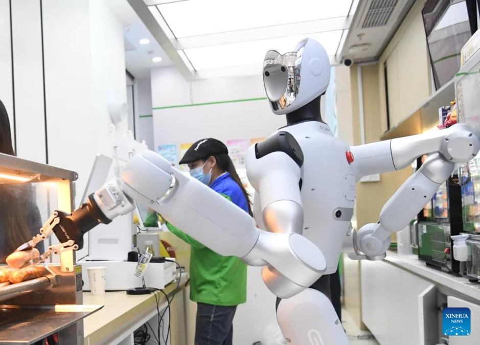 Binh đoàn robot hình người đổ bộ đường phố Trung Quốc, chuyện gì đang xảy ra?