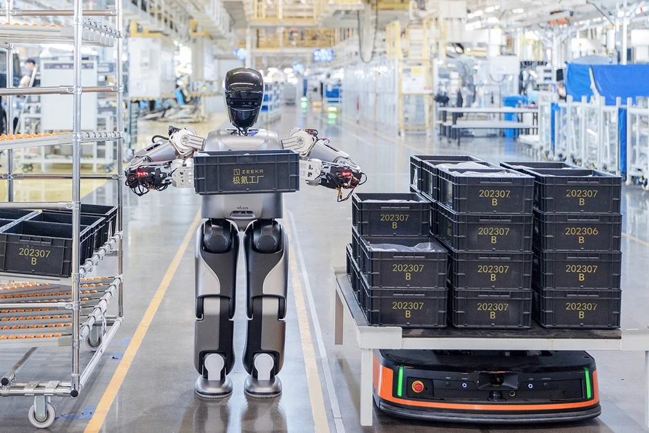 Binh đoàn robot hình người đổ bộ đường phố Trung Quốc, chuyện gì đang xảy ra?
