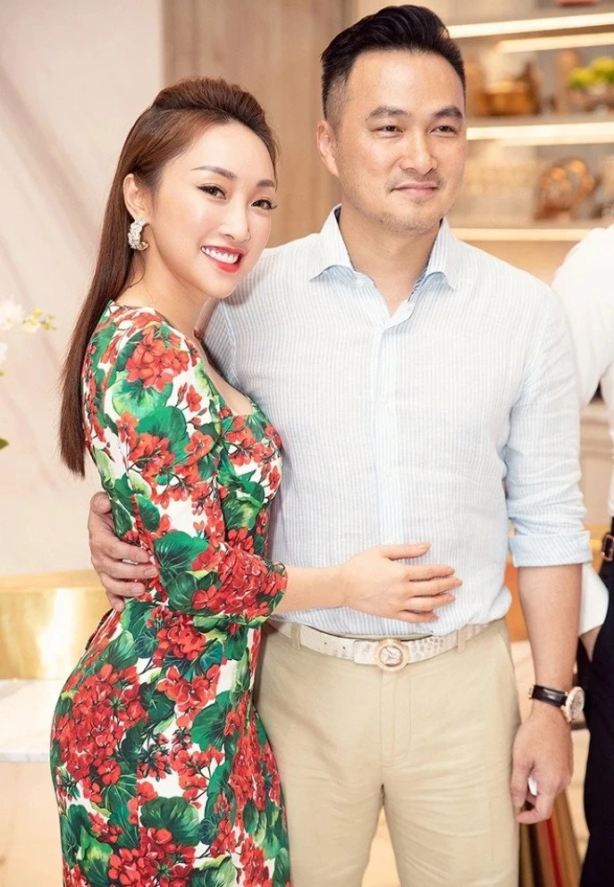 Bốn nghệ sĩ tài hoa, nổi tiếng showbiz Việt lấy vợ kém 16 tuổi là ai?