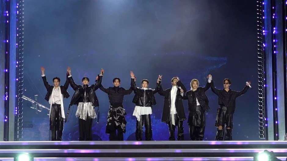 BTS: Chạy show xuyên lục địa để làm nên lịch sử World Cup, được kỷ lục Guinness vinh danh