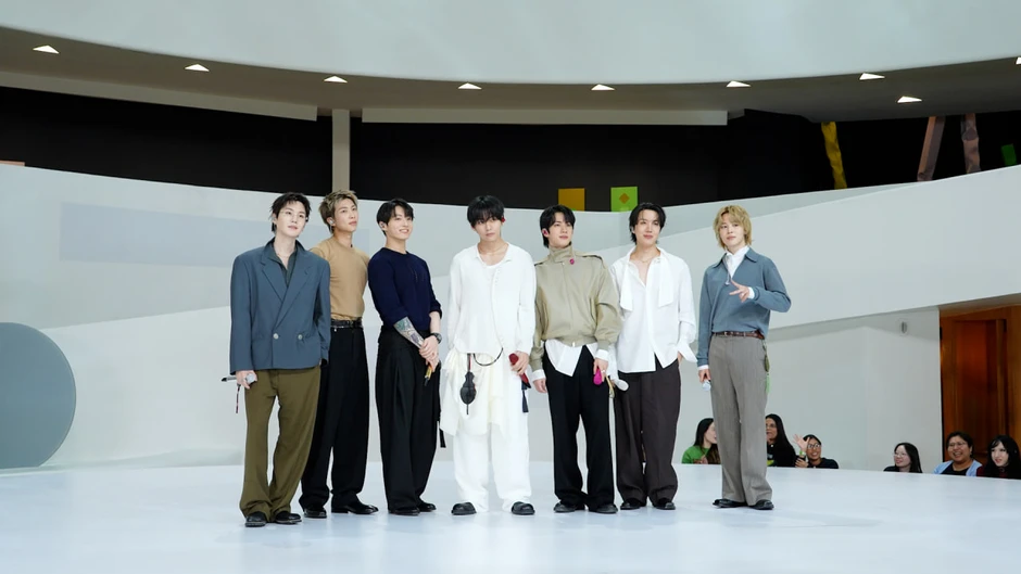BTS: Chạy show xuyên lục địa để làm nên lịch sử World Cup, được kỷ lục Guinness vinh danh