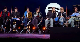 BTS đẹp trai xuất ngoại, Jung Kook bắn tiếng Anh thả thính cực mượt ở Mỹ