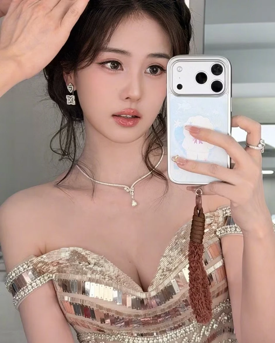 Bức ảnh 3 ngôi sao thị phi nhất Trung Quốc Bức ảnh 3 ngôi sao thị phi nhất Trung Quốc