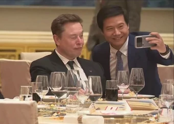 Bức ảnh của Elon Musk và CEO Xiaomi