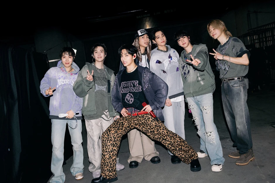 Ca khúc hot nhất thế giới hiện tại: Bật 30 giây tại Coachella đủ cho BTS "hít khói"