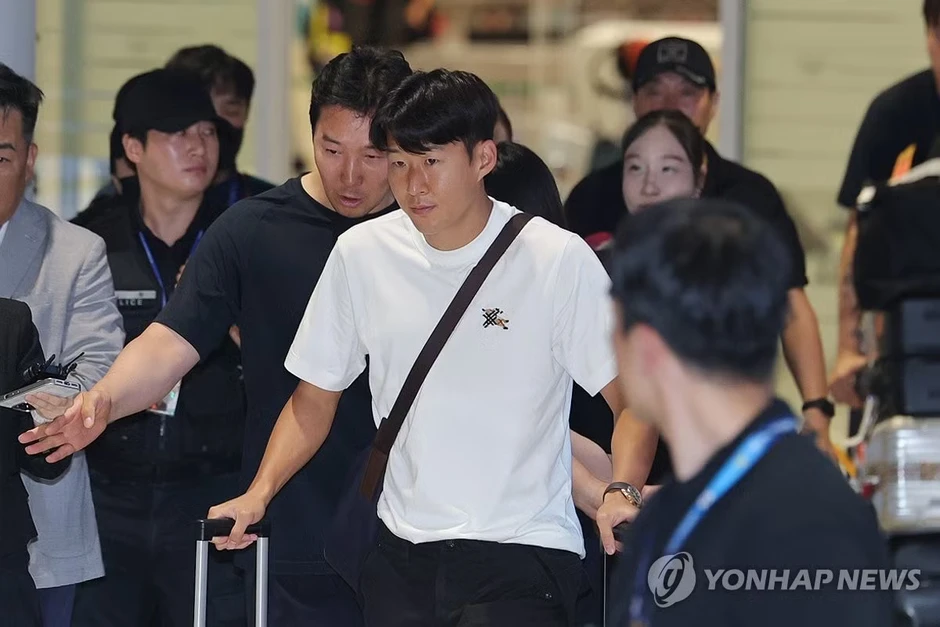 Cả showbiz bênh vực Son Heung Min