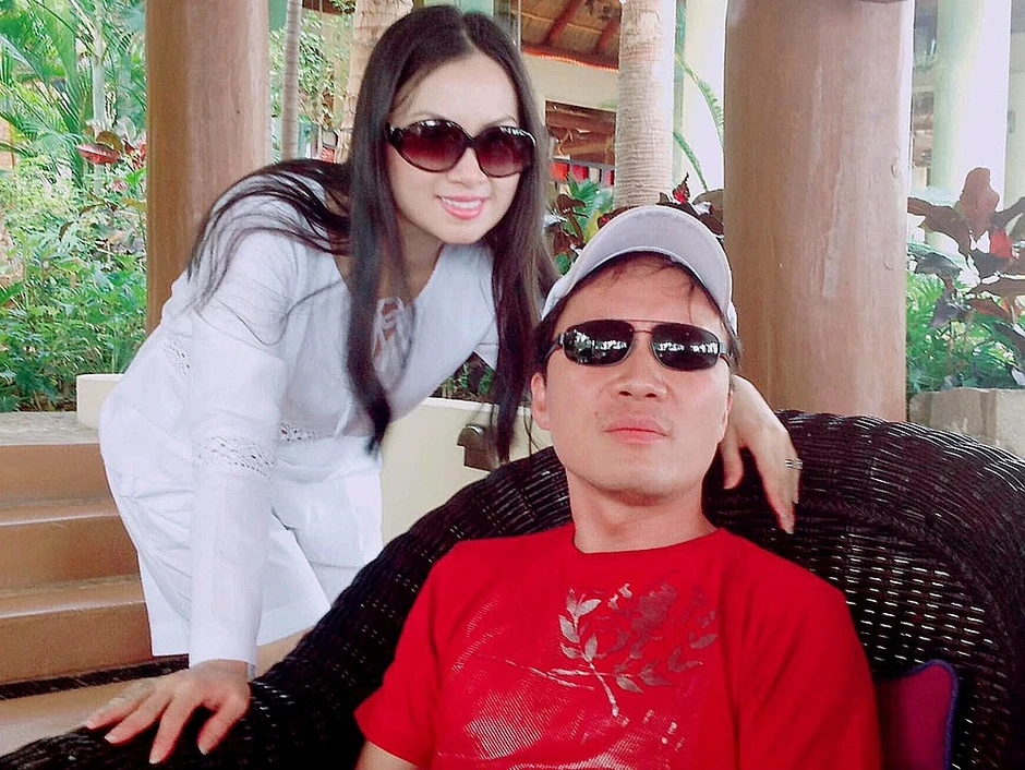 Ca sĩ Hà Phương lấy tỷ phú: "Áp lực chứ, chồng thành đạt thì cũng nhiều bóng hồng vây quanh"