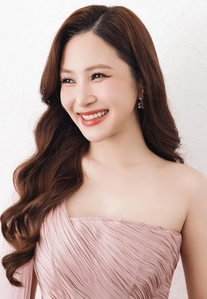 Ca sĩ Hương Tràm tuổi 31 độc thân sau đổ vỡ, ám ảnh vì lời miệt thị Ca sĩ Hương Tràm tuổi 31 độc thân sau đổ vỡ, ám ảnh vì lời miệt thị