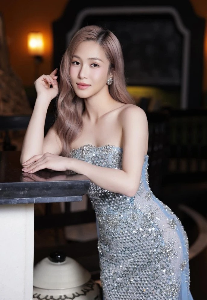 Ca sĩ Hương Tràm tuổi 31 độc thân sau đổ vỡ, ám ảnh vì lời miệt thị Ca sĩ Hương Tràm tuổi 31 độc thân sau đổ vỡ, ám ảnh vì lời miệt thị